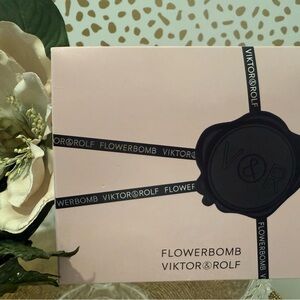 Viktor & Rolf Flowerbomb Deluxe Mini Gift Set NIB